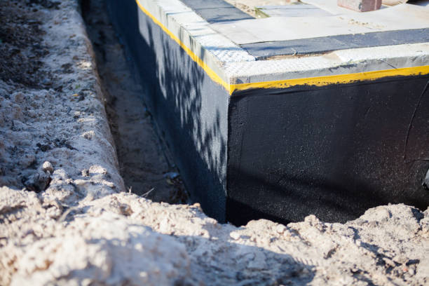 Flood containment and hydraulic sealing in Forest, IN